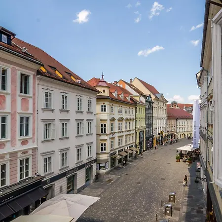 Elegant Apartment Ljubljana